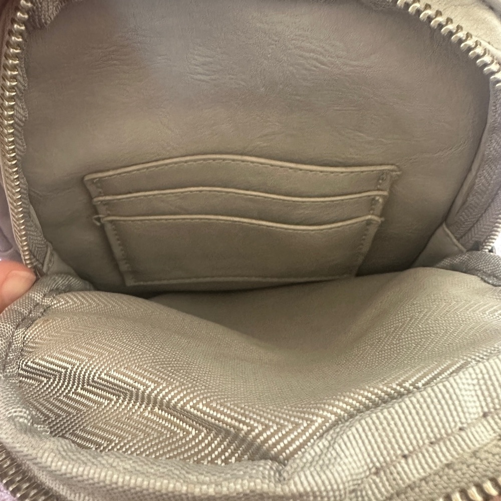 Light Grey Crossbody Sling Bag with Patterned Strap - Picture 4 of 6